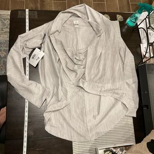 Pullover athletic cover